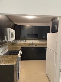 1985 NE 168th St 7, North Miami Beach, Florida 33162, Stati Uniti