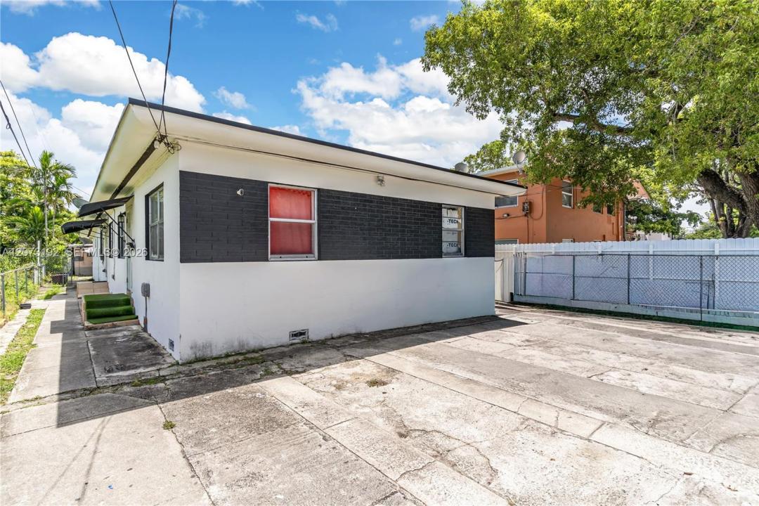 2180 NW 30th St, Miami, Florida 33142, Stati Uniti