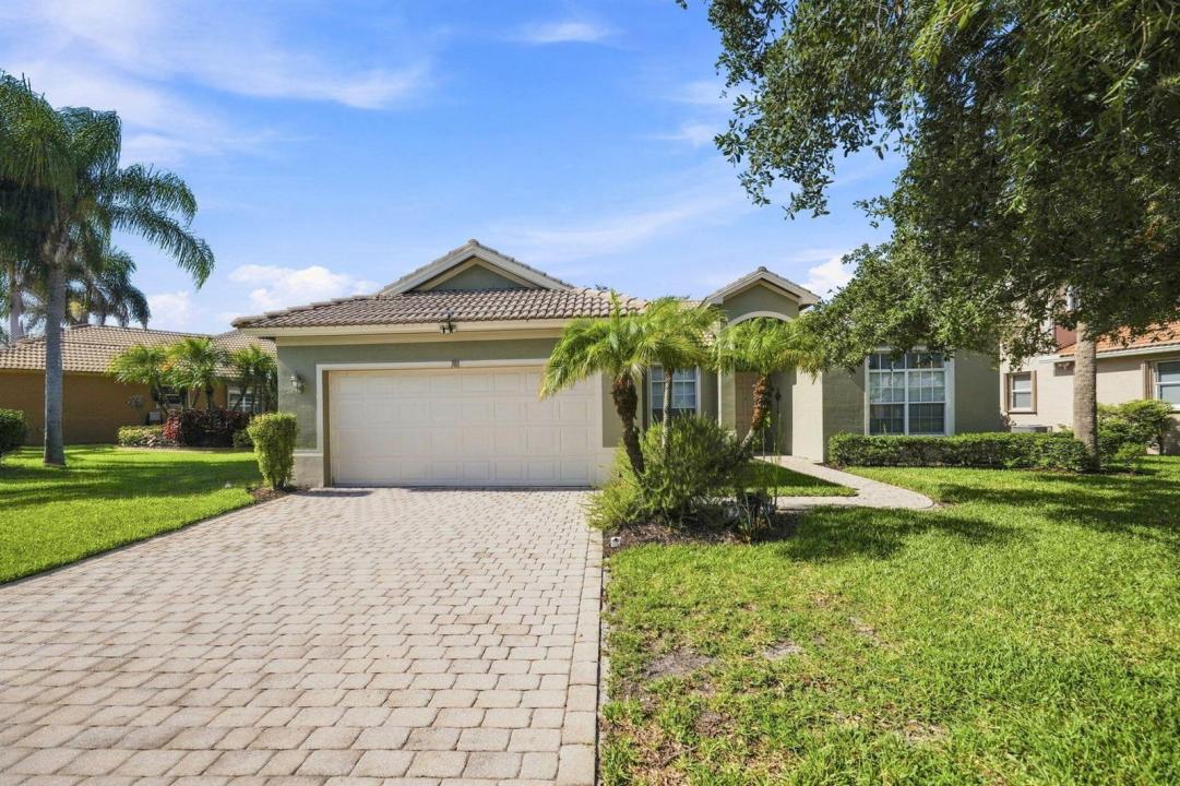 381 NW SHEFFIELD Circle, Port St. Lucie, Floride 34983, États-Unis