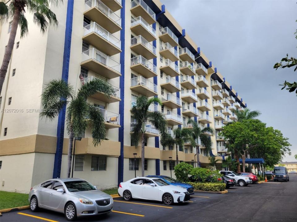 4550 NW 9th St 512E, Miami, Floride 33126, États-Unis