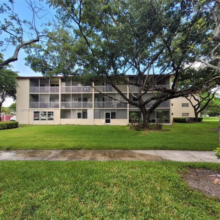 151 SW 134th Way 212N, Pembroke Pines, Florida 33027, Stati Uniti