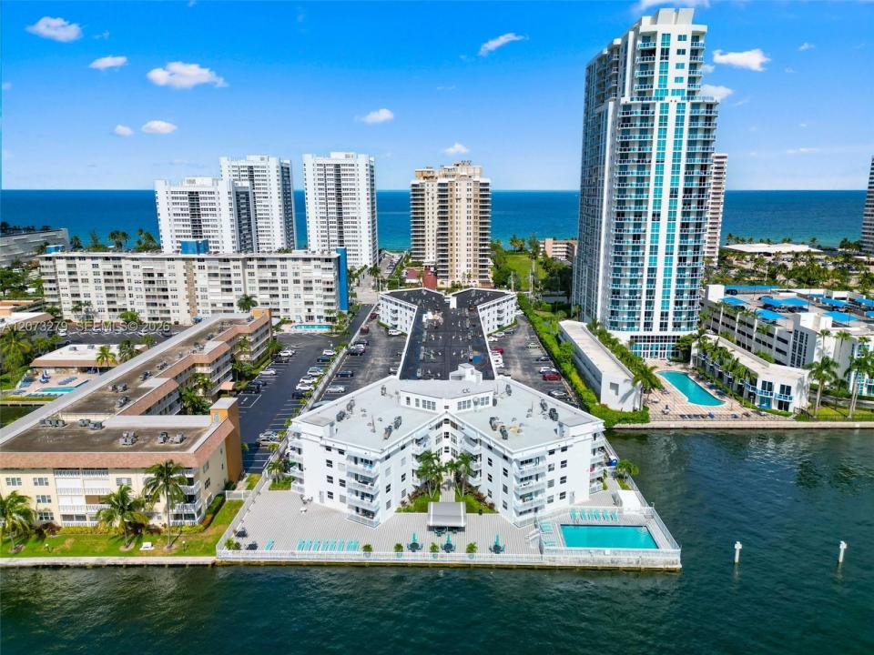 1913 S Ocean Dr 208A, Hallandale Beach, Florida 33009, Stati Uniti