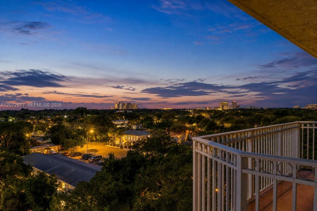 1650 Coral Way PH-9, Miami, Florida 33145, Stati Uniti