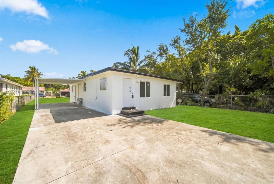 399 NW 98th St 399, Miami, Florida 33150, USA