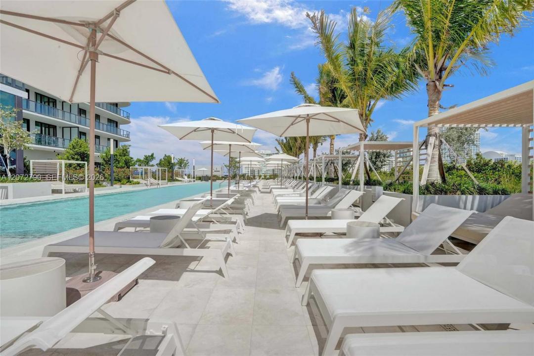 580 72nd St 1012, Miami Beach, Florida 33141, Stati Uniti