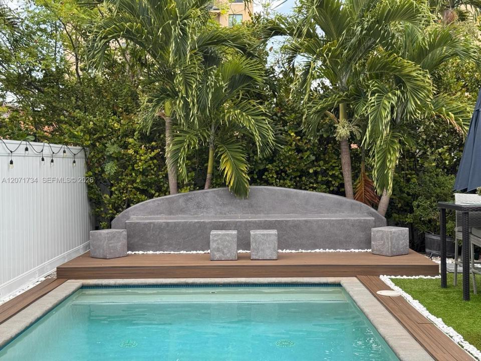 3575 SW 23rd St 3575, Miami, Florida 33145, USA