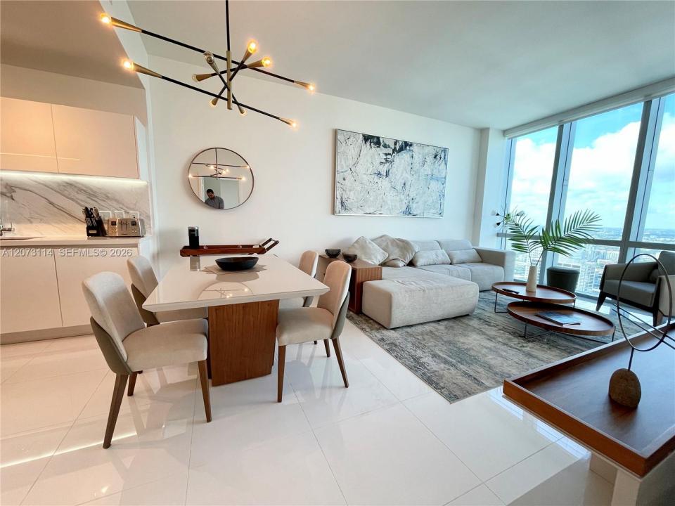 851 NE 1st Ave 3606, Miami, Florida 33132, USA