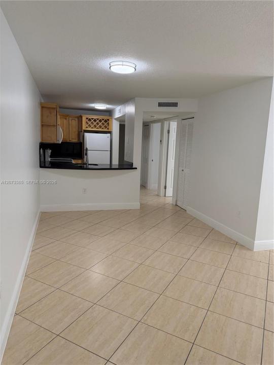 210 SW 11th St 204, Miami, Florida 33130, USA