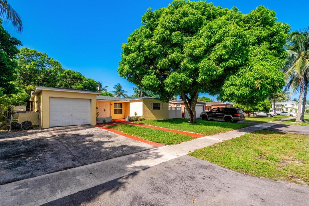 3611 NW 40TH Court, Lauderdale Lakes, Floryda 33309, USA