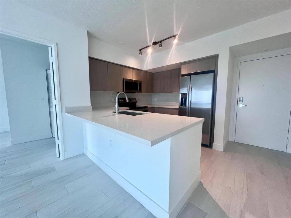 601 E Dania Beach Boulevard 615, Dania Beach, Florida 33004, Stati Uniti