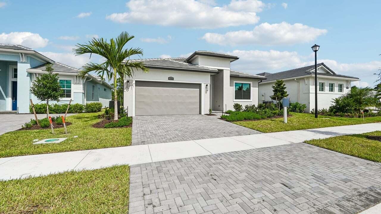 13566 SE Grovewood Drive, Port St. Lucie, Floride 34984, États-Unis
