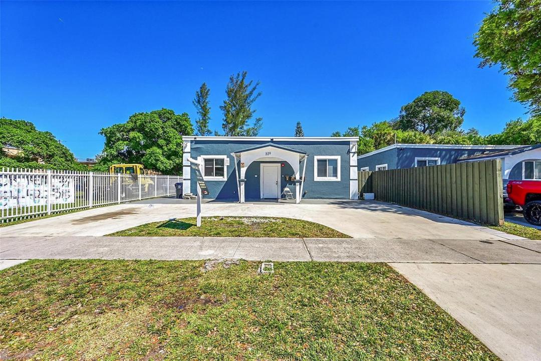 526 NW 15TH Way, Fort Lauderdale, Floride 33311, États-Unis