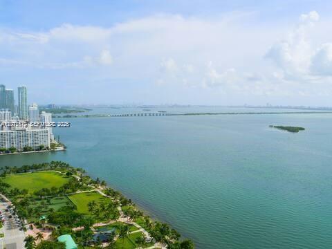1717 N Bayshore Dr A-3847, Miami, Floride 33132, États-Unis