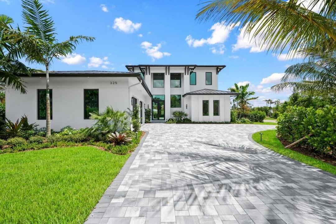 325 W Riverside Drive, Jupiter, Florida 33469, USA