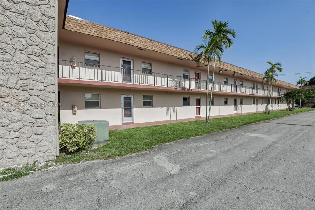 200 Bonnie Blvd 128, Palm Springs, Floride 33461, États-Unis