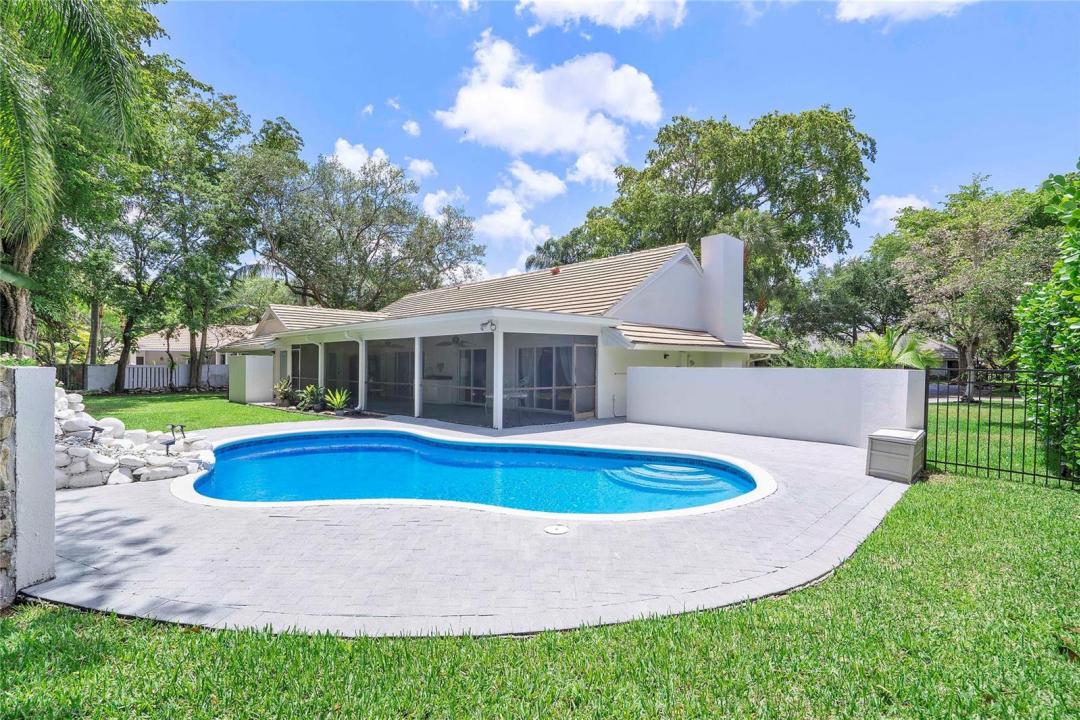 10209 Vestal Court, Coral Springs, Florida 33071