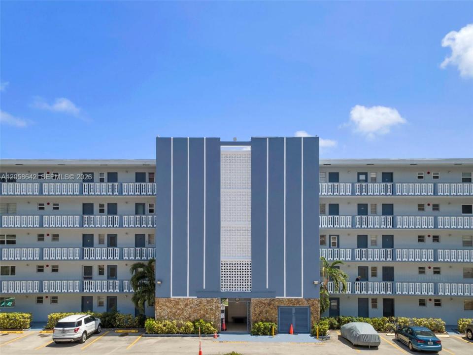 233 NE 14th Ave 108, Hallandale Beach, Floride 33009, États-Unis