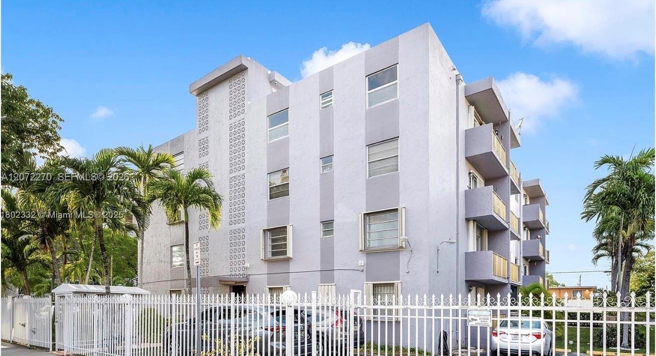 1661 SW 3rd St 19, Miami, Florida 33135, Stati Uniti