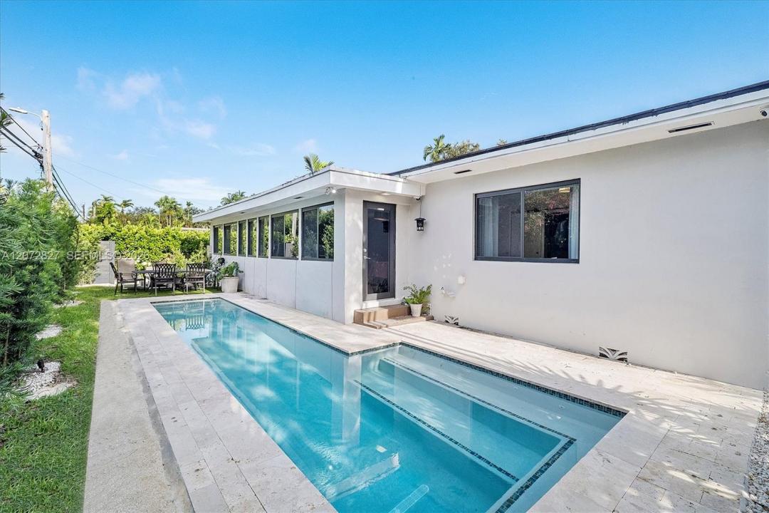 1064 NE 97th St, Miami Shores, Florida 33138, USA