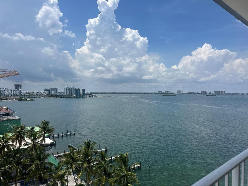 1865 79th St Cswy 11H, North Bay Village, Florida 33141, USA