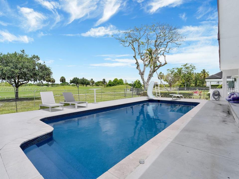 621 E Tropical Way, Plantation, Floride 33317, États-Unis