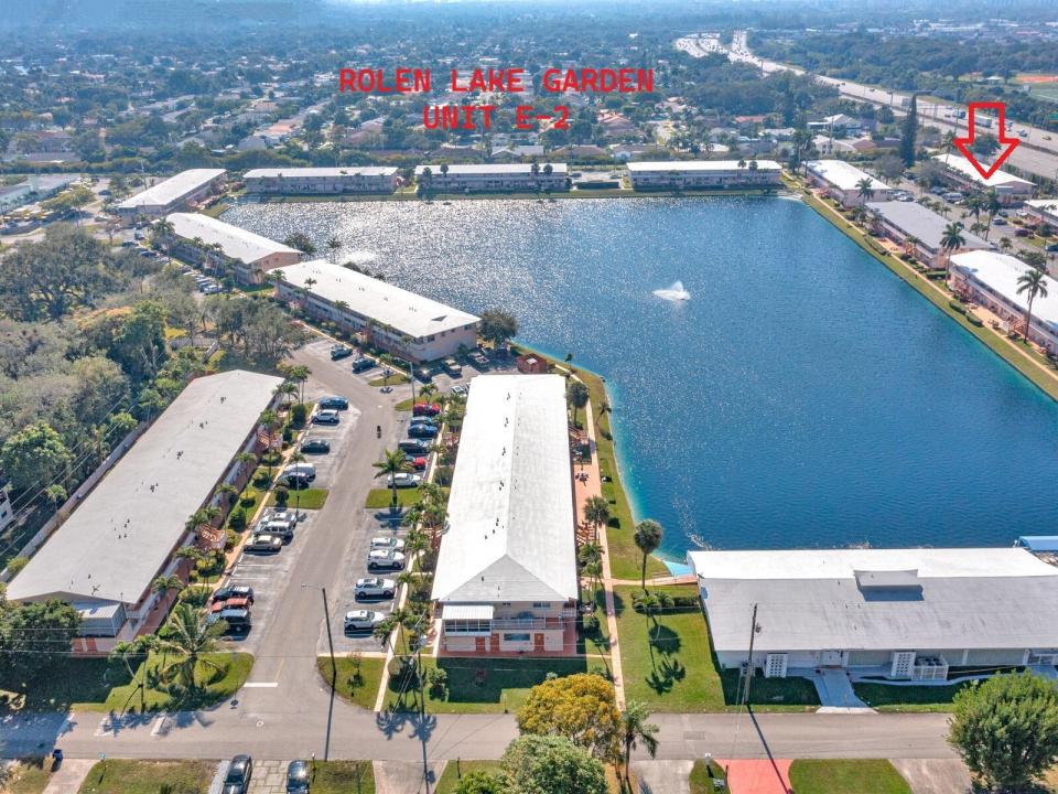 1000 SW 11th Avenue 2E, Hallandale Beach, Florida 33009, USA