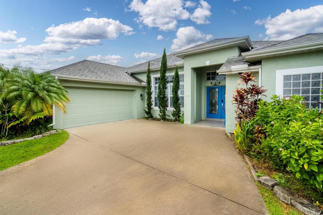 6715 NW PINSON Court, Port St. Lucie, Floride 34983, États-Unis