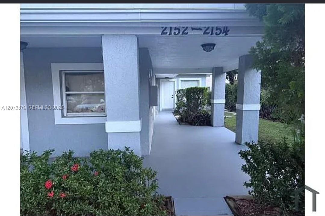 2154 NE 168th St 2154, North Miami Beach, Floryda 33162, USA