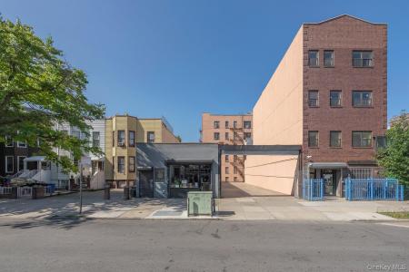 3210 31st Avenue, New York, New York 11106, États-Unis