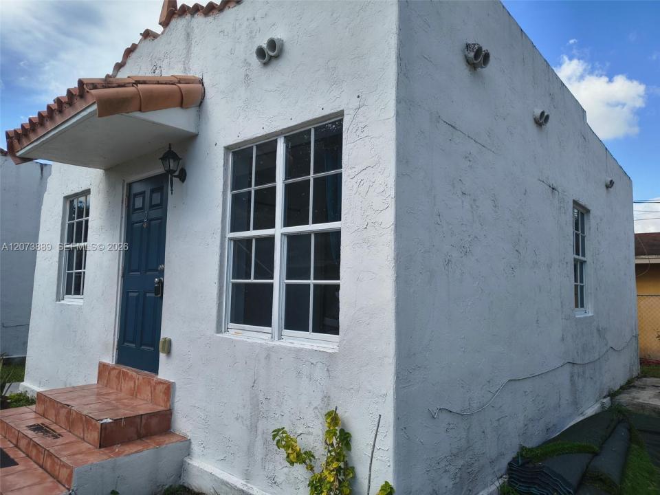 230 NW 64th St 2, Miami, Floride 33150, États-Unis