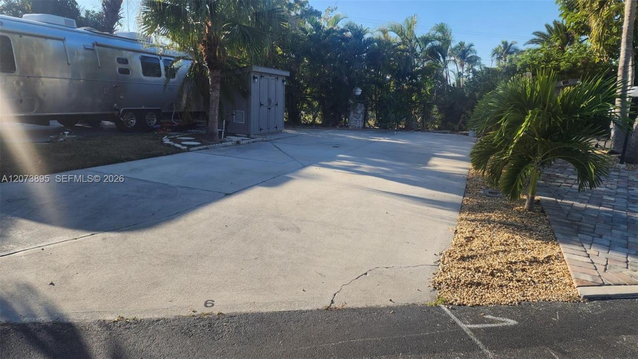 150 Smallwood Dr 6, Floride 34138, États-Unis
