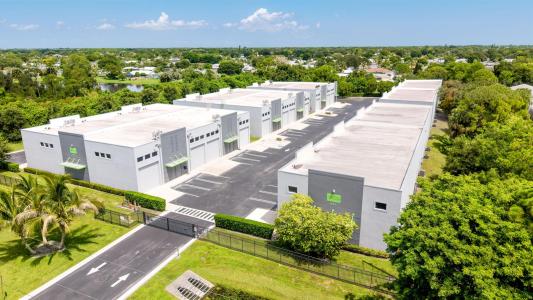 861 NE Industrial Boulevard 12, Jensen Beach, Florida 34957, Stati Uniti