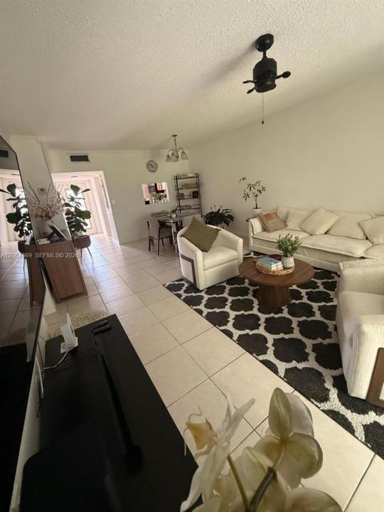 1055 Country Club Dr 402, Margate, Floride 33063, États-Unis