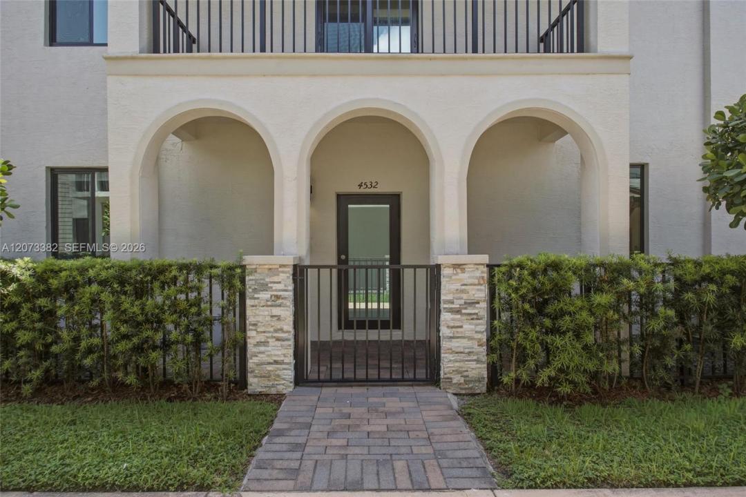 4532 NW 83 PSGE 0, Doral, Floride 33166, États-Unis
