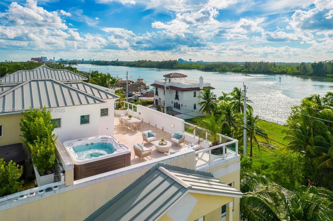 348 Elm St B-10, Hollywood, Floride 33019, États-Unis
