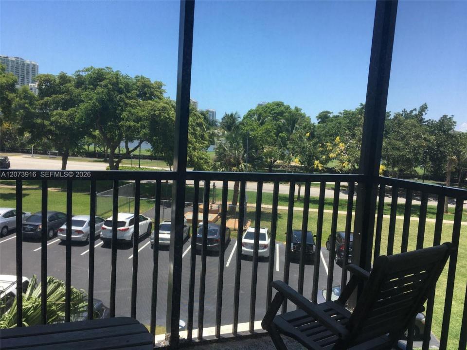 3475 N Country Club Dr 309, Aventura, Florida 33180, Estados Unidos