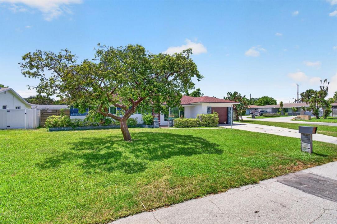 200 NE 28TH Terrace, Boca Raton, Florida 33431, USA