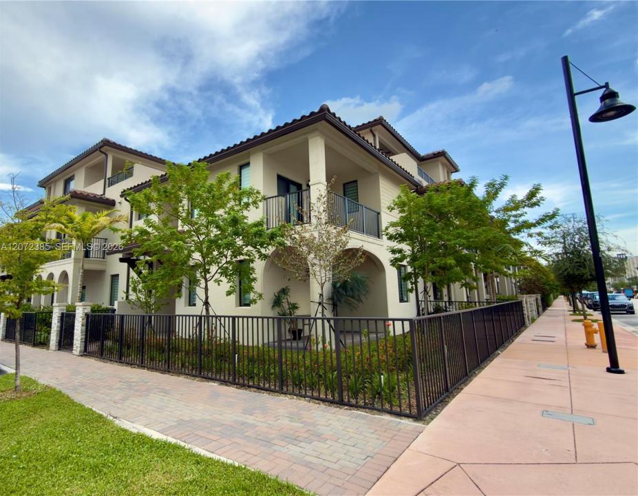 8388 NW 49th St, Doral, Florida 33166, USA