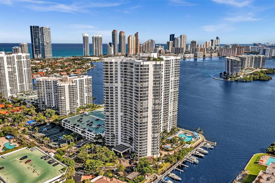 3530 Mystic Pointe Dr 411, Aventura, Floride 33180, États-Unis