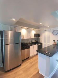 201 178th Dr 326, Sunny Isles Beach, Florida 33160, USA