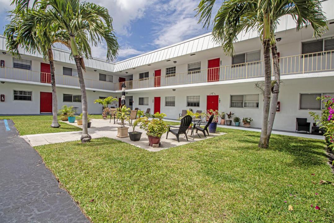402 Lake Shore Drive, West Palm Beach, Florida 33403, Stati Uniti