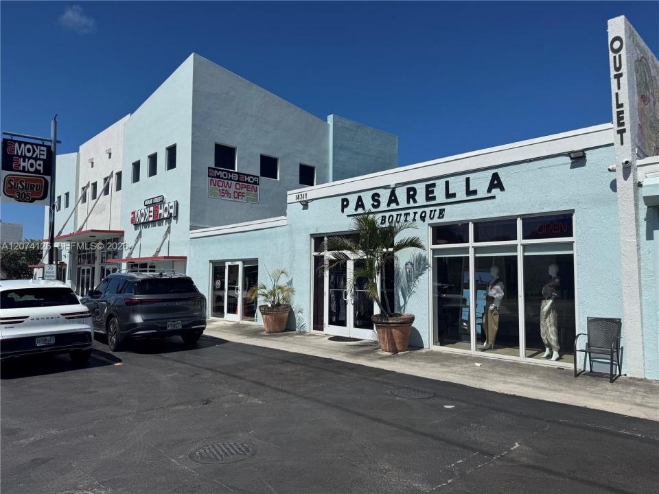 18321 W Dixie Hwy 202, North Miami Beach, Florida 33160, Stati Uniti