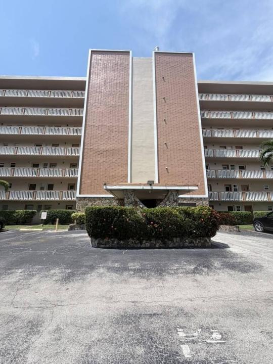 900 NE 12th Avenue 708, Hallandale Beach, Florida 33009, Stati Uniti