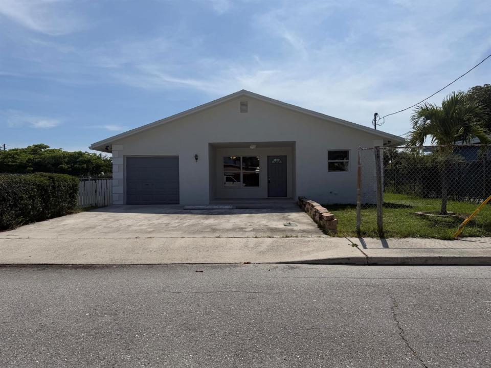 1418 K, Florida 33460, USA