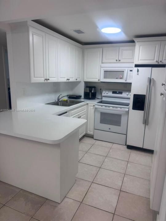 1913 S Ocean Dr 422, Hallandale Beach, Floride 33009, États-Unis