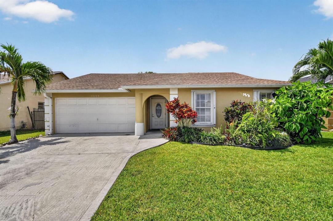 1080 Salmon Isle, Florida 33413, USA
