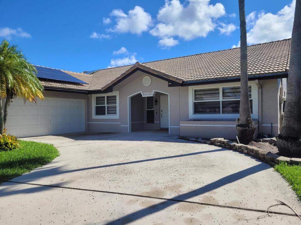 5460 HAWKES BLUFF Avenue, Davie, Floryda 33331, USA