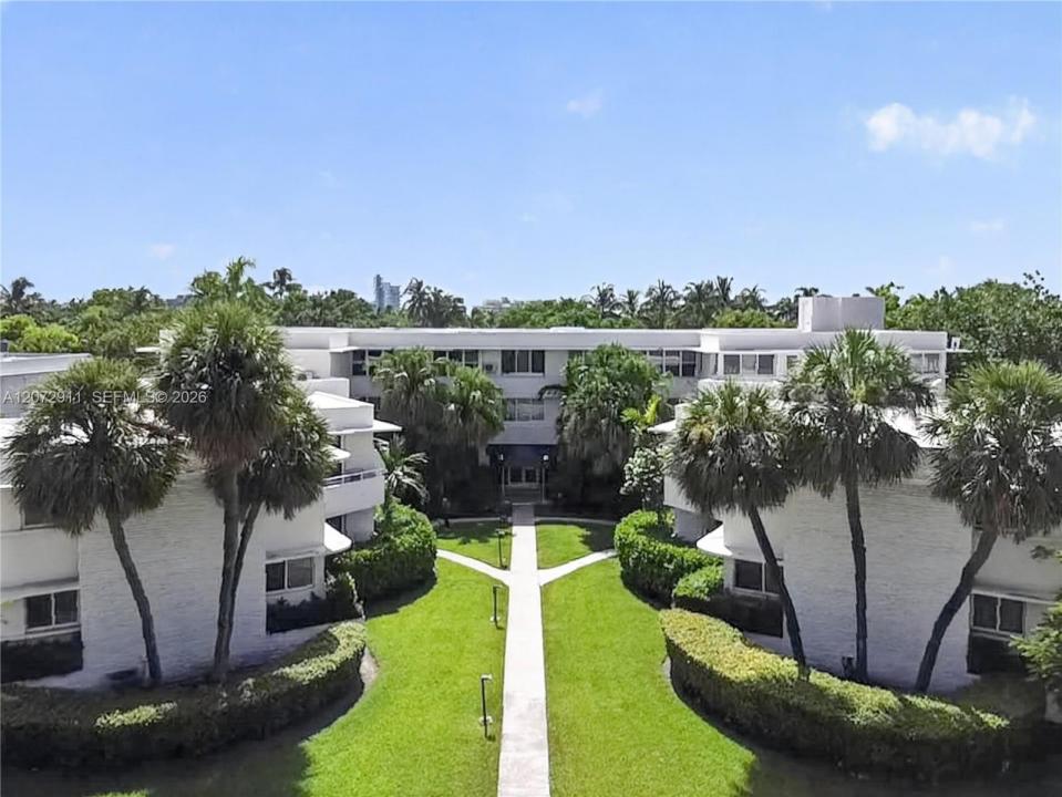 10190 Collins Ave 204, Bal Harbour, Florida 33154, USA