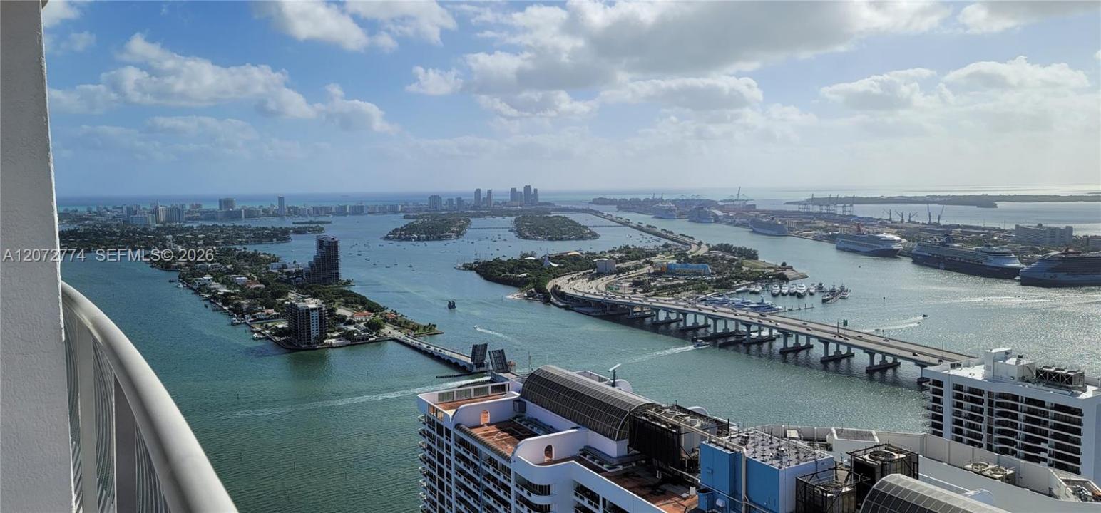 1750 N Bayshore Dr 5508, Miami, Florida 33132, USA