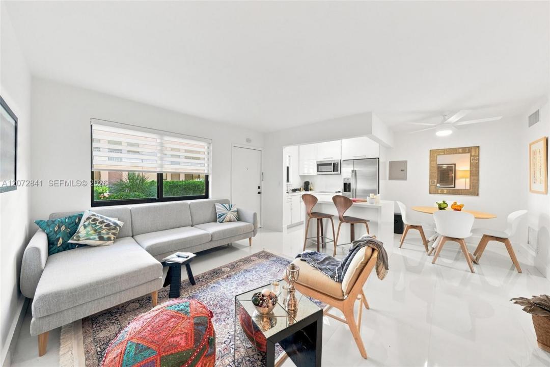 2930 Day Ave N104, Miami, Floride 33133, États-Unis